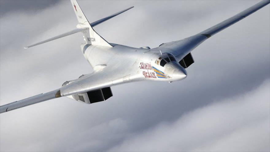 Un bombardero estratégico de tipo Tu-160.