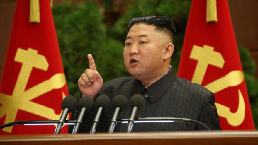 Líder de Corea del Norte, Kim Jong-un, asiste a una reunión de Partido de los Trabajadores, en Pyongyang, capital, 29 de junio de 2021. (Foto: KCNA)