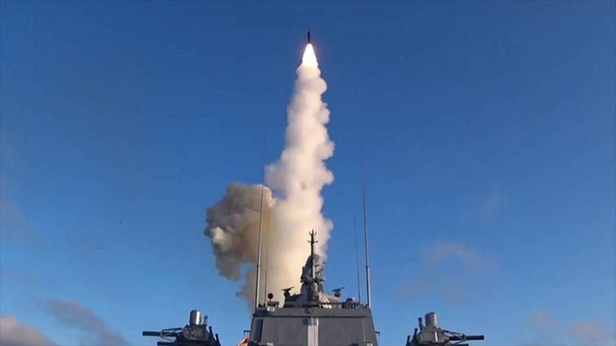 El momento de lanzamiento del misil hipersónico Tsirkon del Ejército de Rusia. (Foto: TASS)