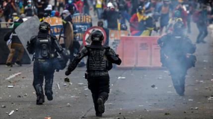 Policía colombiana reprime protestas en Día de Independencia