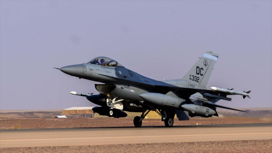 Un caza F-16 de la Fuerza Aérea de EE.UU. en la base aérea Prince Sultan, situado al sur de Riad, capital saudí, julio de 2021. (Foto: Centcom) 