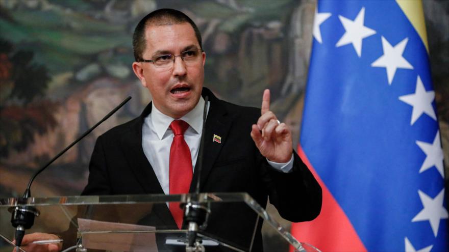 El canciller venezolano, Jorge Arreaza, habla en una conferencia de prensa, Moscú (la capital de Rusia), 22 de junio de 2021. (Foto: AFP)