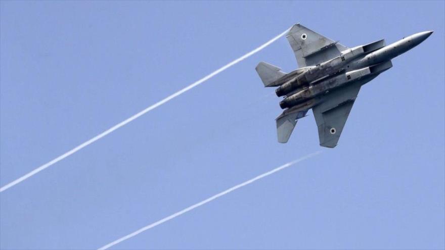 Un caza F-15 israelí durante un espectáculo aéreo, 12 de abril de 2018. (Foto: AFP)