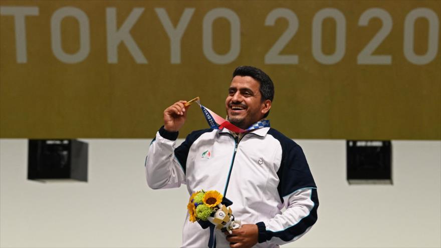 Yavad Foruqi consigue la medalla de oro en la competición de pistola de aire comprimido de los JJOO de Tokio 2020, 24 de julio de 2021. (Foto: AFP)