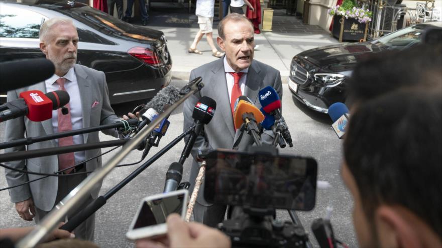 vicesecretario general del Servicio de Acción Exterior de la UE, Enrique Mora, habla con la prensa en Viena, 20 de junio de 2021. (Foto: AFP)