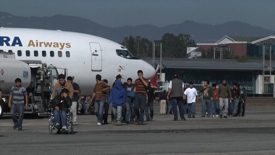 Biden reanuda deportaciones con vuelos a Guatemala | HISPANTV