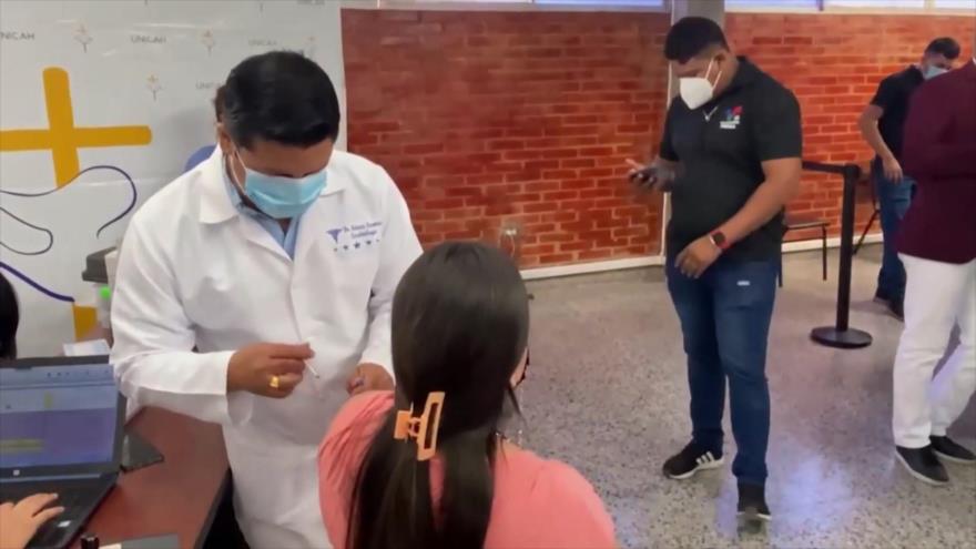 Gobierno hondureño usa las vacunas como bandera de campaña política