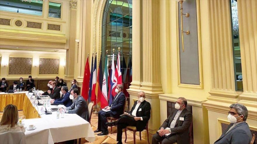 Sondeo: EEUU no es de fiar, Irán debe dejar los diálogos de Viena