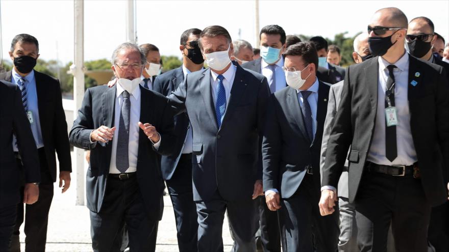 El presidente de Brasil, Jair Bolsonaro (C), se dirige al Congreso en Brasilia, 9 de agosto de 2021. (Foto: AFP9