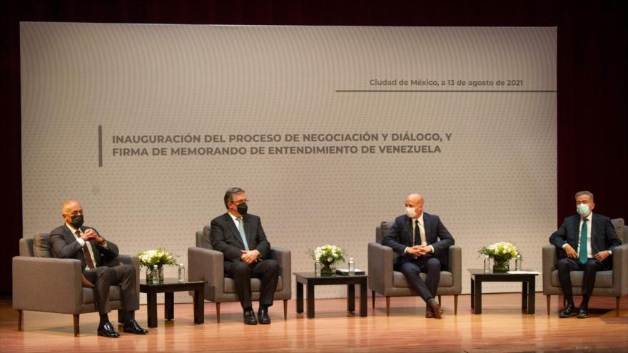 El Gobierno y la oposición de Venezuela iniciaron negociaciones en la Ciudad de México, 13 de agosto de 2021. (Foto: AFP)