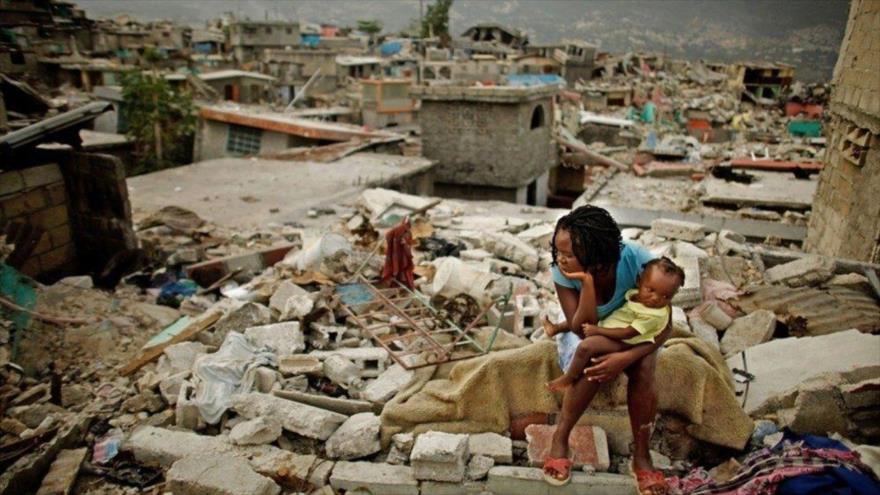 Asciende a 304 cifra de muertos por potente terremoto en Haití