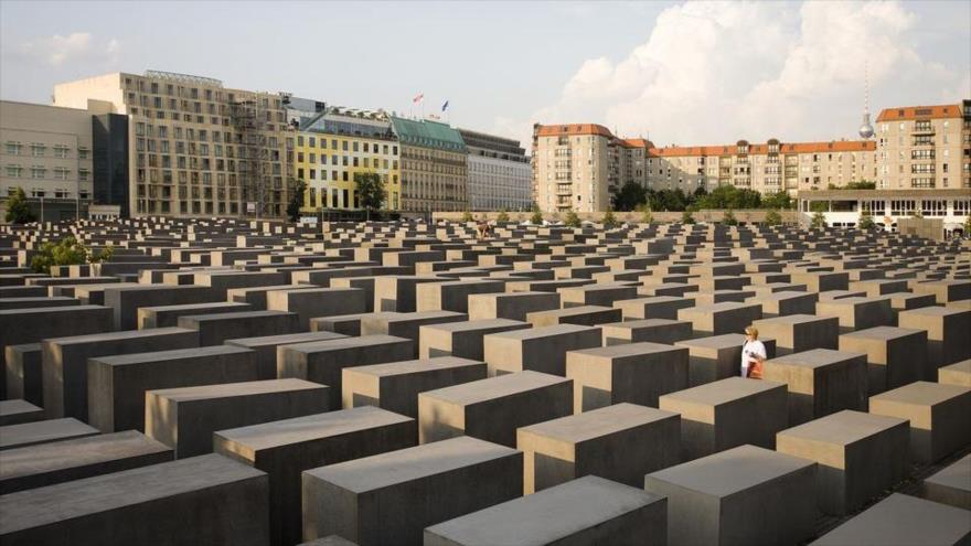 Monumento del Holocausto de Berlín, construido en casi 2 hectáreas del centro de la capital alemana por iniciativa de lobbies sionistas.