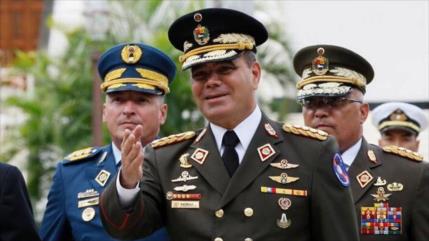 Padrino López: situación en Venezuela se resuelve entre venezolanos