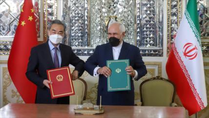 Irán y China insisten en fortalecer lazos bilaterales etratégicos