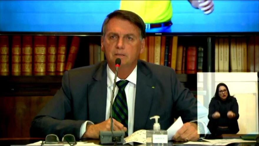 Bolsonaro, en el ojo del huracán por callar a sus críticos