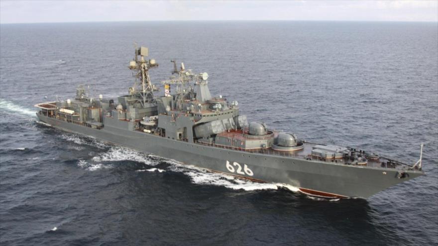 El buque antisubmarino Viceadmiral Kulako de Rusia. 