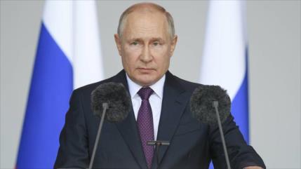 Putin: Bandera rusa sigue ondeando en zonas estratégicas del mundo