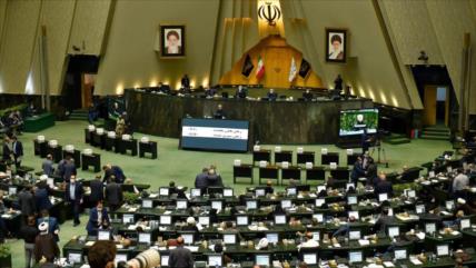 Gabinete de Raisi recibe voto de confianza del Parlamento de Irán