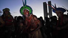 Indígenas protestan contra Bolsonaro por sus tierras ancestrales