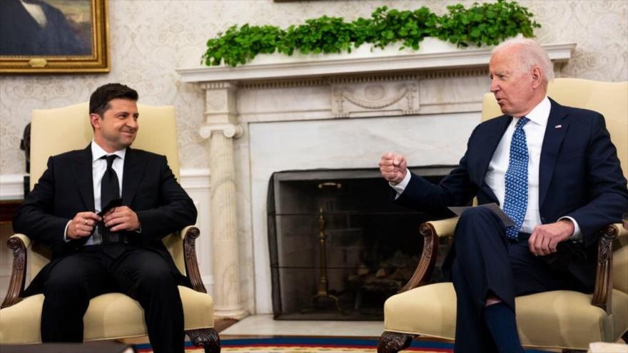 El presidente de EE.UU., Joe Biden (dcha.) y su homólogo ucraniano, Volodímir Zelenski, en la Casa Blanca, 1 de septiembre de 2021.