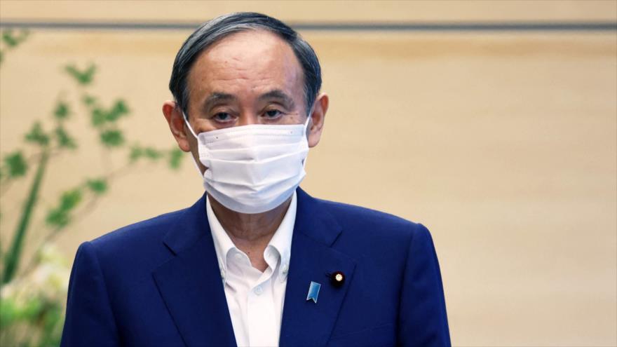 Primer ministro de Japón, Yoshihide Suga, asiste a una reunión en Tokio, la capital, 3 de septiembre de 2021. (Foto: AFP)