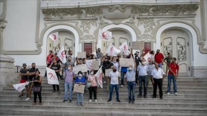“No a injerencia”: tunecinos denuncian visita de delegación de EEUU