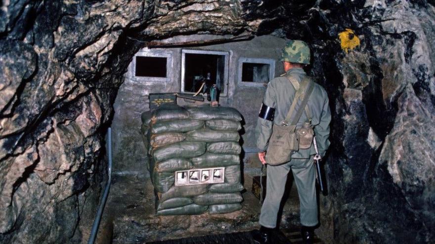La entrada de un túnel que conduce hasta la Zona Desmilitarizada (DMZ, en inglés), en la frontera con Corea del Sur.