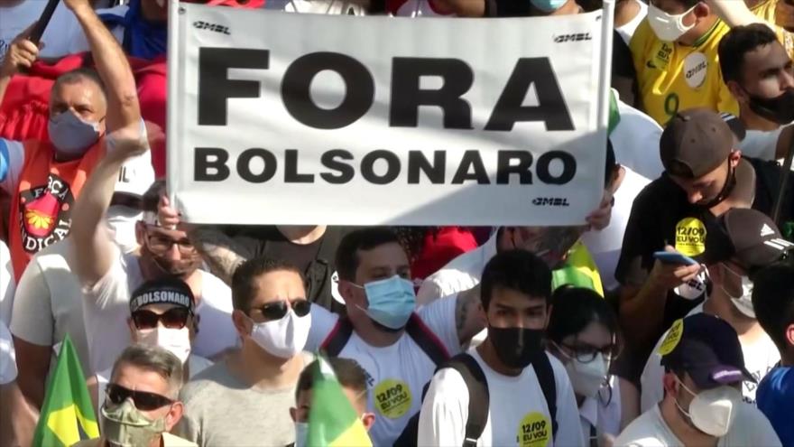 Brasileños piden la destitución de Bolsonaro por su mala gestión 