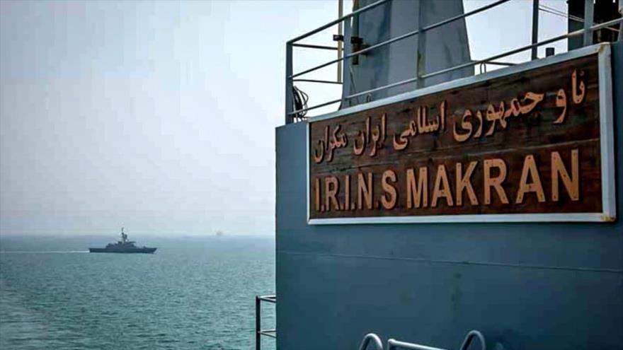 El buque de apoyo logístico Makran de la 75.ª Flota Naval del Ejército de Irán, 10 de septiembre de 2021. (Foto: defapress)