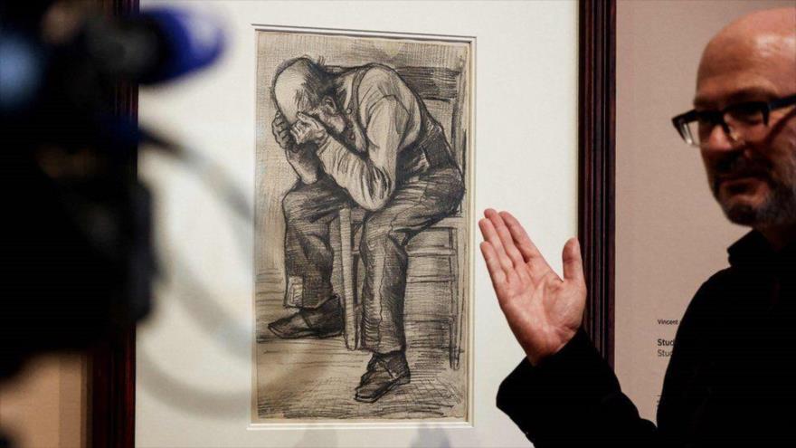 El Museo Van Gogh presenta una obra de dicho artista, llamada ‘Worn Out’, en Ámsterdam, Países Bajos, 16 de septiembre de 2021.
