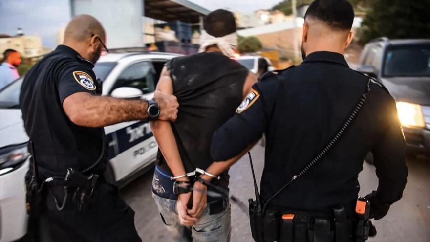 Policía israelí capturó a Zakaria Zubeidi, uno de los palestinos que escaparon de Gilboa , Nazaret. 11 de septiembre de 2021. (Foto: AFP)