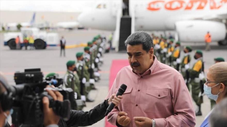 El presidente de Venezuela ofrece un breve balance de la VI cumbre de Celac en el Aeropuerto de la Ciudad de México, 19 de septiembre de 2021.