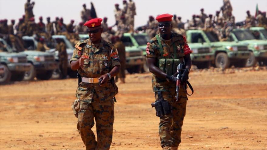 Fuerzas terrestres sudanesas durante el ejercicio militar conjunto con Egipto en la zona de Omdurman, 31 de mayo de 2021. 