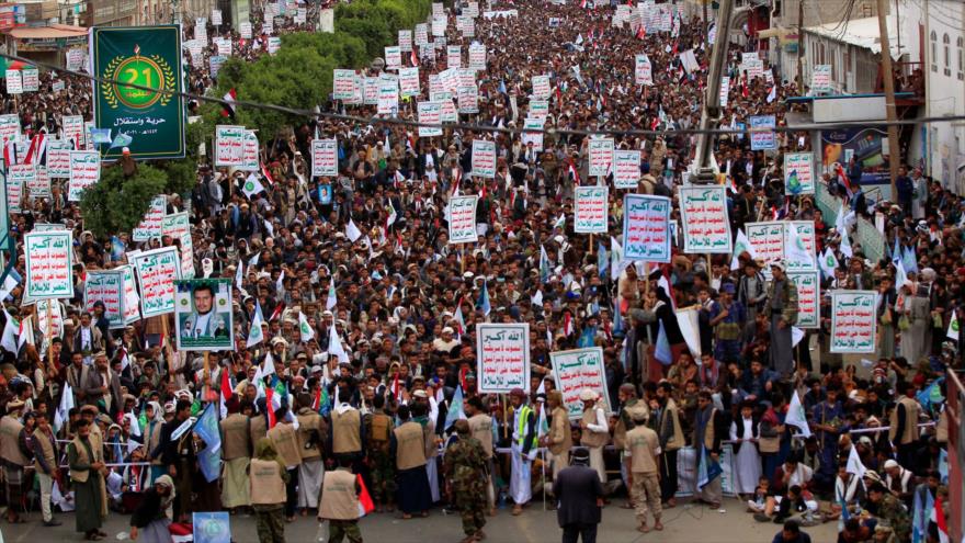 Yemeníes reiteran apoyo a Ansarolá en aniversario de caída de Hadi