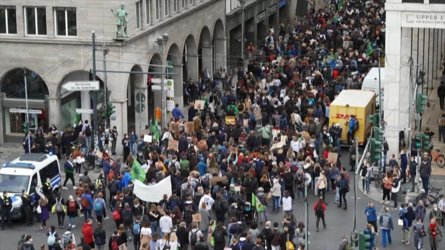 Jóvenes protestan contra cambio climático en todo el mundo