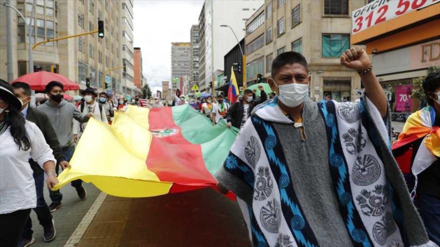 Vídeos: Estallan disturbios tras reinicio de protestas en Colombia | HISPANTV