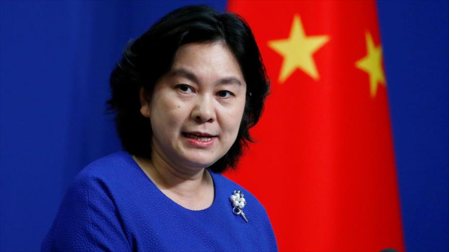 La portavoz de la Cancillería china, Hua Chunying, habla con la prensa en Pekín, la capital, 17 de julio de 2020. (Foto: Reuters)

