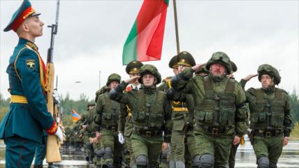 Serán invisibles; equipos militares rusos usarán camuflaje ‘camaleón’