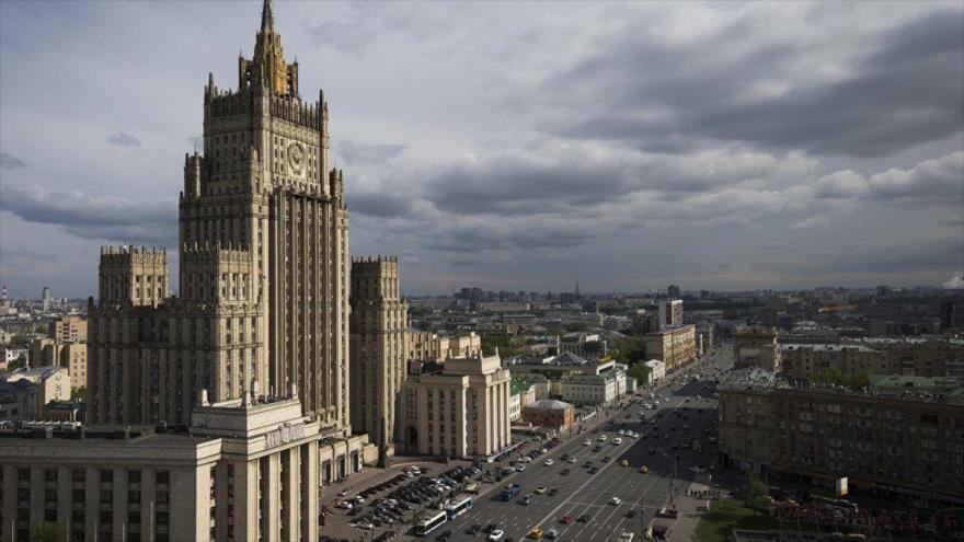 La sede del Ministerio de Asuntos Exteriores de Rusia, situada en la plaza Smolenskaya-Sennaya de Moscú, la capital rusa. 