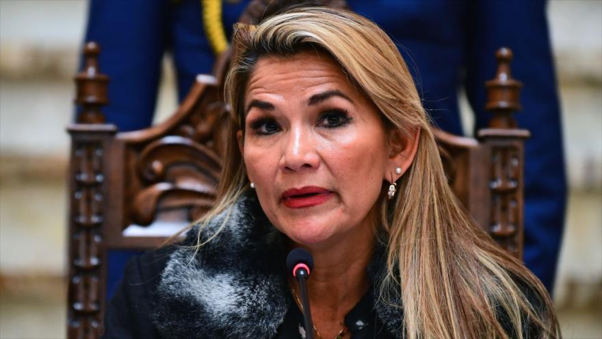 Jeanine Áñez, la autoproclamada presidenta interina de Bolivia, en rueda de prensa, La Paz, Bolivia, 15 de noviembre de 2019. (Foto: AFP)
