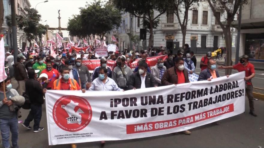 Marchan en Perú en respaldo a la nueva ministra de Trabajo
