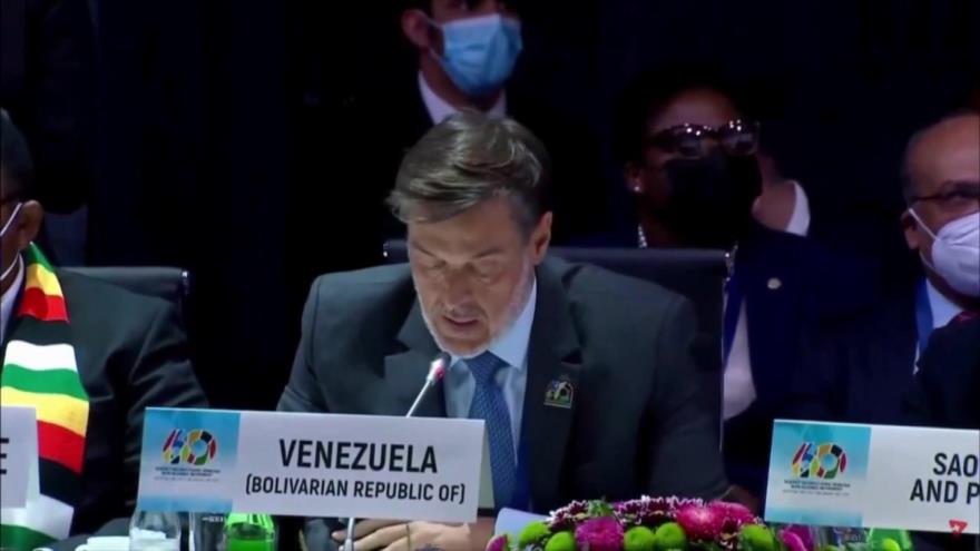 Venezuela pide ayuda ante embargos que asfixian en plena pandemia