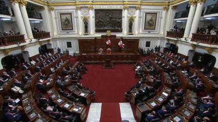 Congreso de Perú intenta limitar facultades de control de Castillo