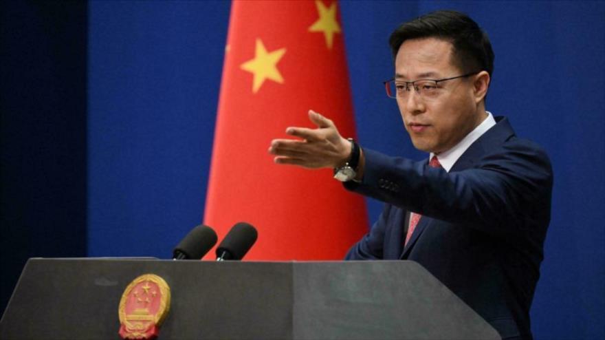 El portavoz del Ministerio de Relaciones Exteriores de China, Zhao Lijian, en una conferencia de prensa, Pekín, 8 de abril de 2020.(Foto: AFP)