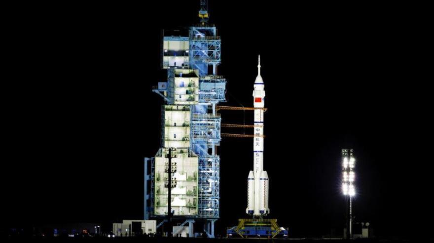 Vídeo: China lanza con éxito nave espacial con 3 astronautas a bordo