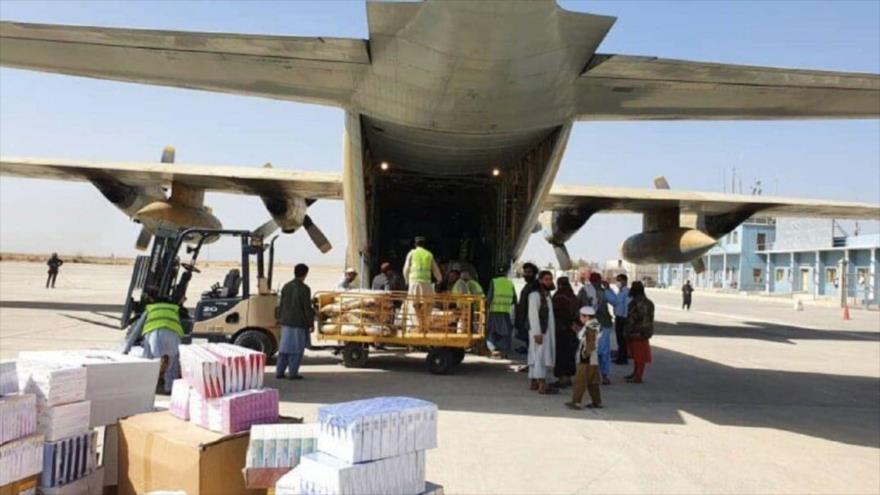 El segundo avión iraní con ayuda humanitaria en el aeropuerto de Kunduz, Afganistán, 15 de octubre de 2021. (Fuente: IRNA)