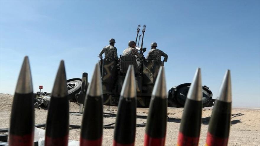 Equipos antiaéreos durante un ejercicio militar conjunto entre el Ejército iraní y el Cuerpo de Guardianes de Irán, 13 de octubre de 2021.