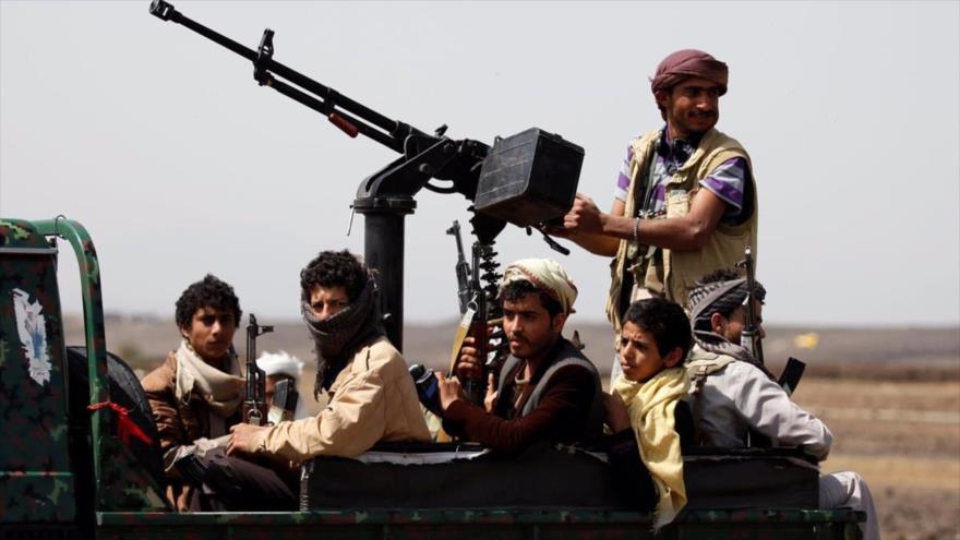 Miembros del movimiento popular yemení Ansarolá en una zona rural cerca de Saná, Yemen. (Foto: Reuters)