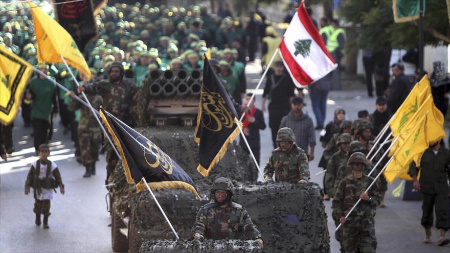 Combatientes de Hezbolá en un desfile en la ciudad de Nabatiyeh, en el sur de El Líbano, 7 de noviembre de 2014. (Foto: AP)