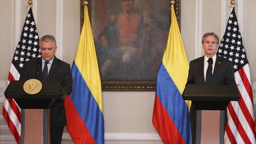 Secretario de Estado de EE.UU., Antony Blinken, (dcha.) y presidente de Colombia, Iván Duque, en Bogotá, Colombia, 20 de octubre de 2021. (Foto: AFP)